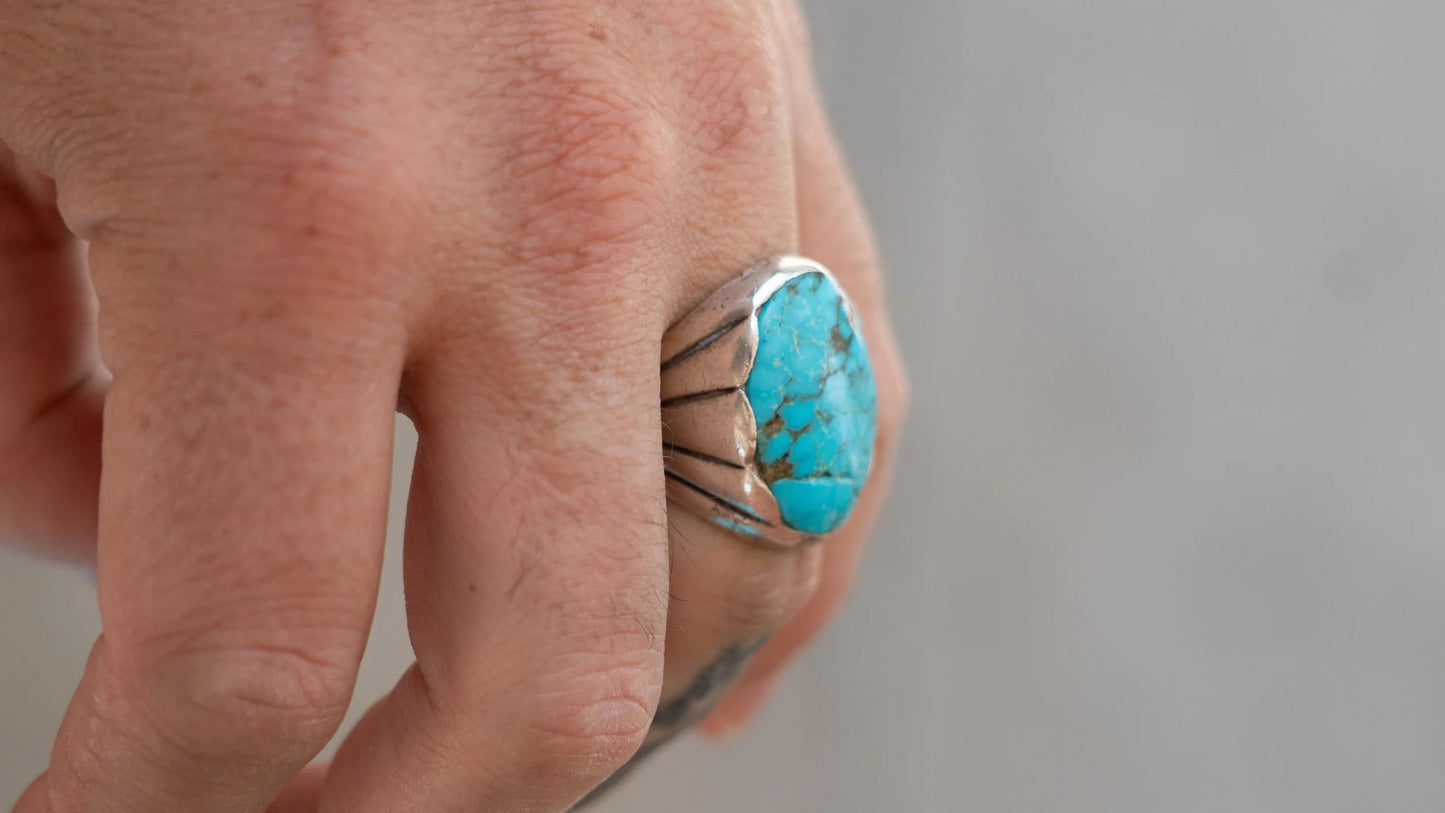 Huge Mid Century Bell Trading Scalloped Shank Turquoise Ring Size-9.5