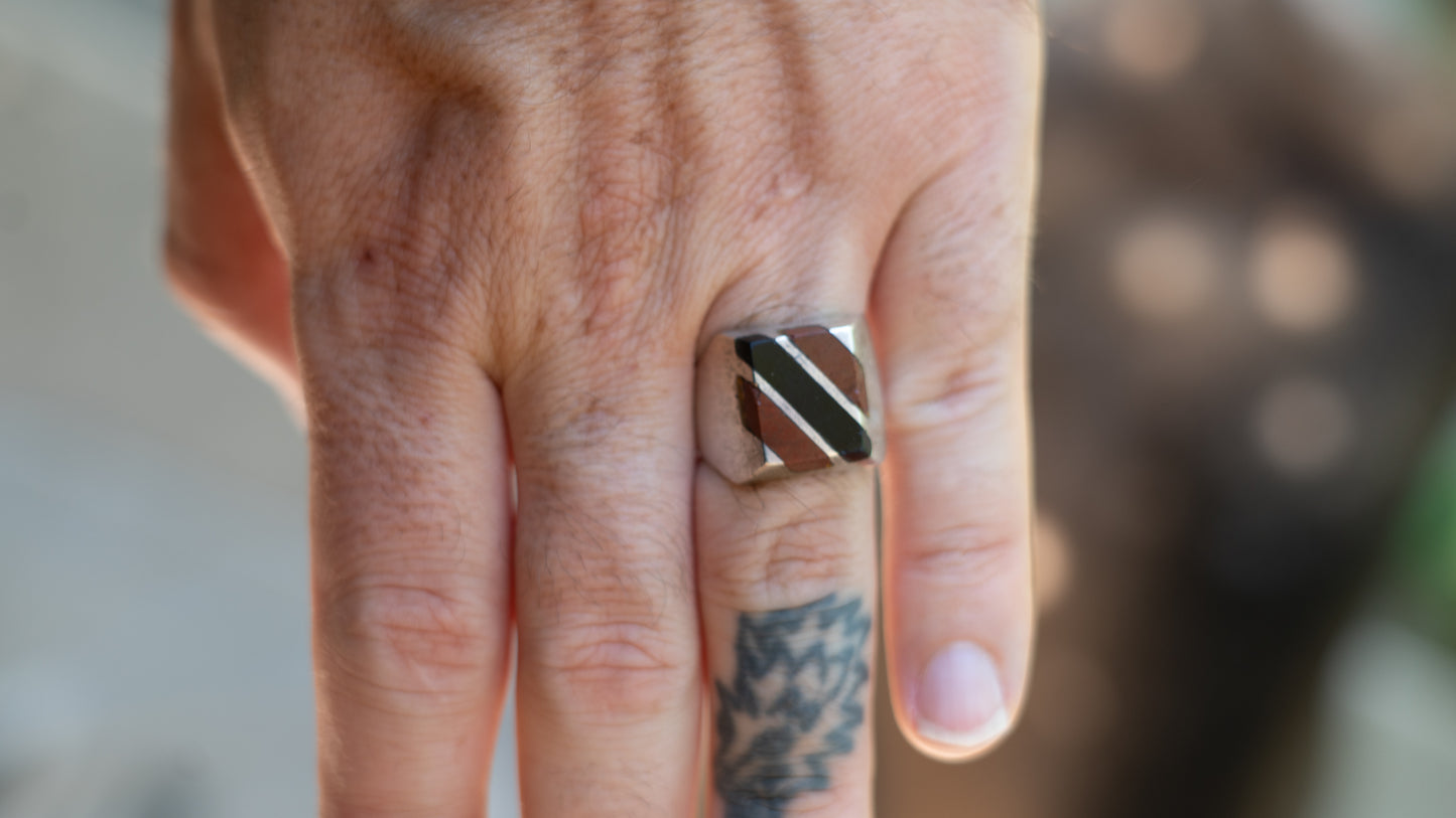 Gold Stone and Onyx 1970s Mexico Duster Ring Size-10.5