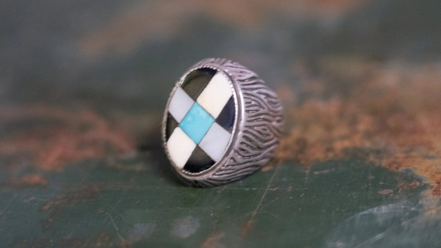 Heavy 1960s Southwestern Oval Inlay Ring Size-9
