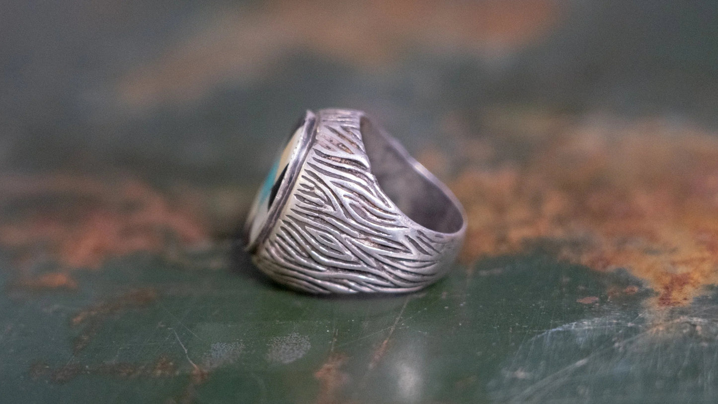 Heavy 1960s Southwestern Oval Inlay Ring Size-9