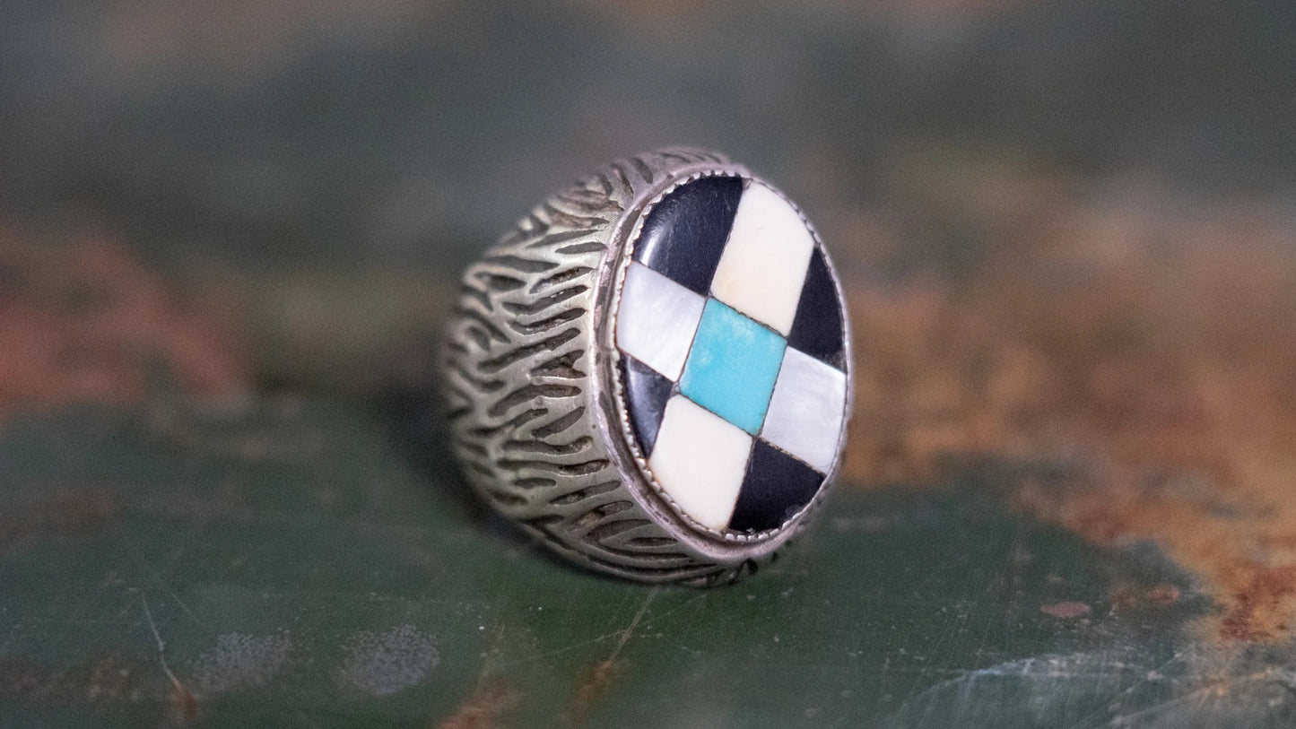 Heavy 1960s Southwestern Oval Inlay Ring Size-9