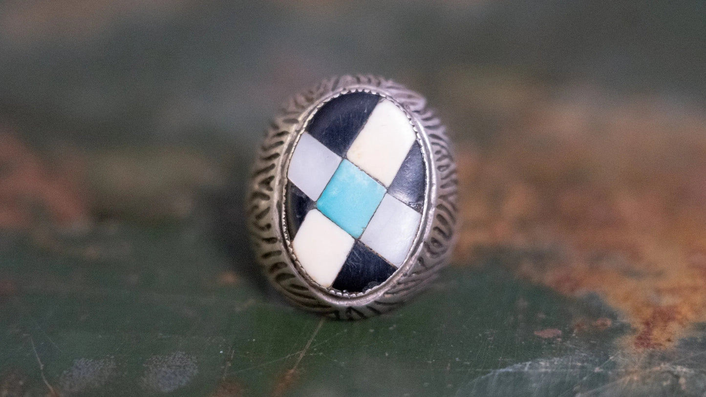 Heavy 1960s Southwestern Oval Inlay Ring Size-9