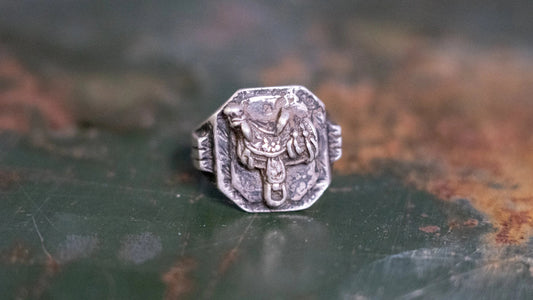 1940s Solid Sterling Saddle Mexico Souvenir Ring Size-8