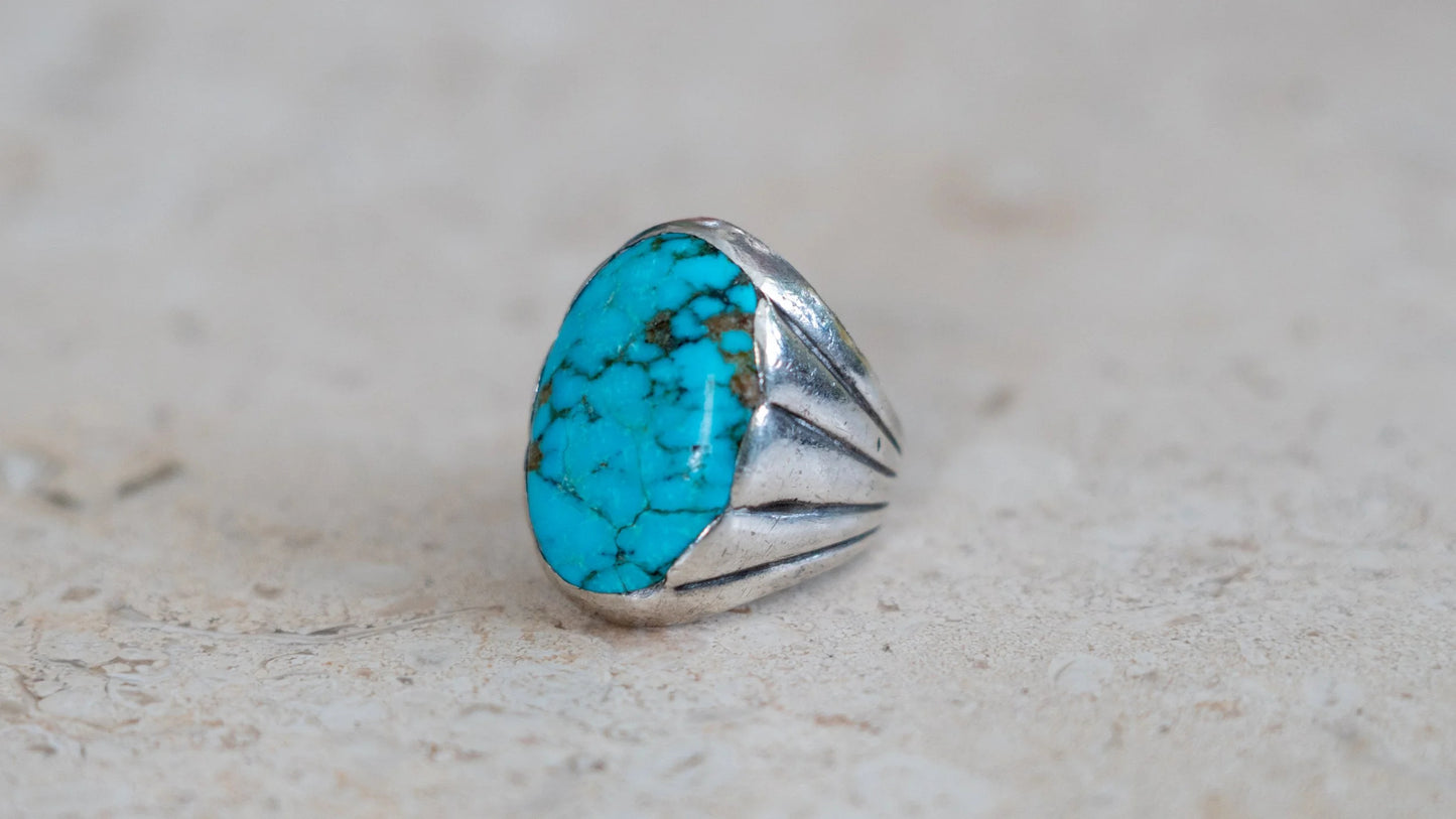 Huge Mid Century Bell Trading Scalloped Shank Turquoise Ring Size-9.5