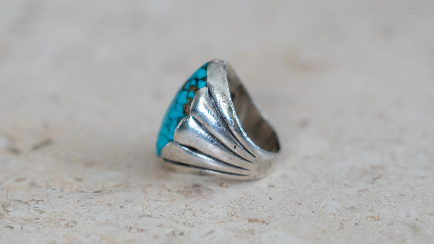 Huge Mid Century Bell Trading Scalloped Shank Turquoise Ring Size-9.5