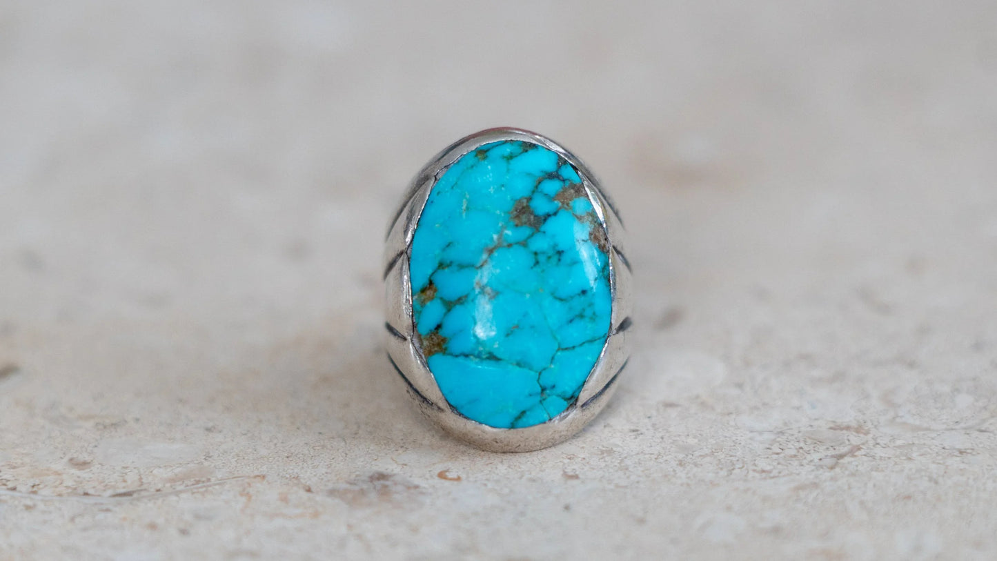 Huge Mid Century Bell Trading Scalloped Shank Turquoise Ring Size-9.5