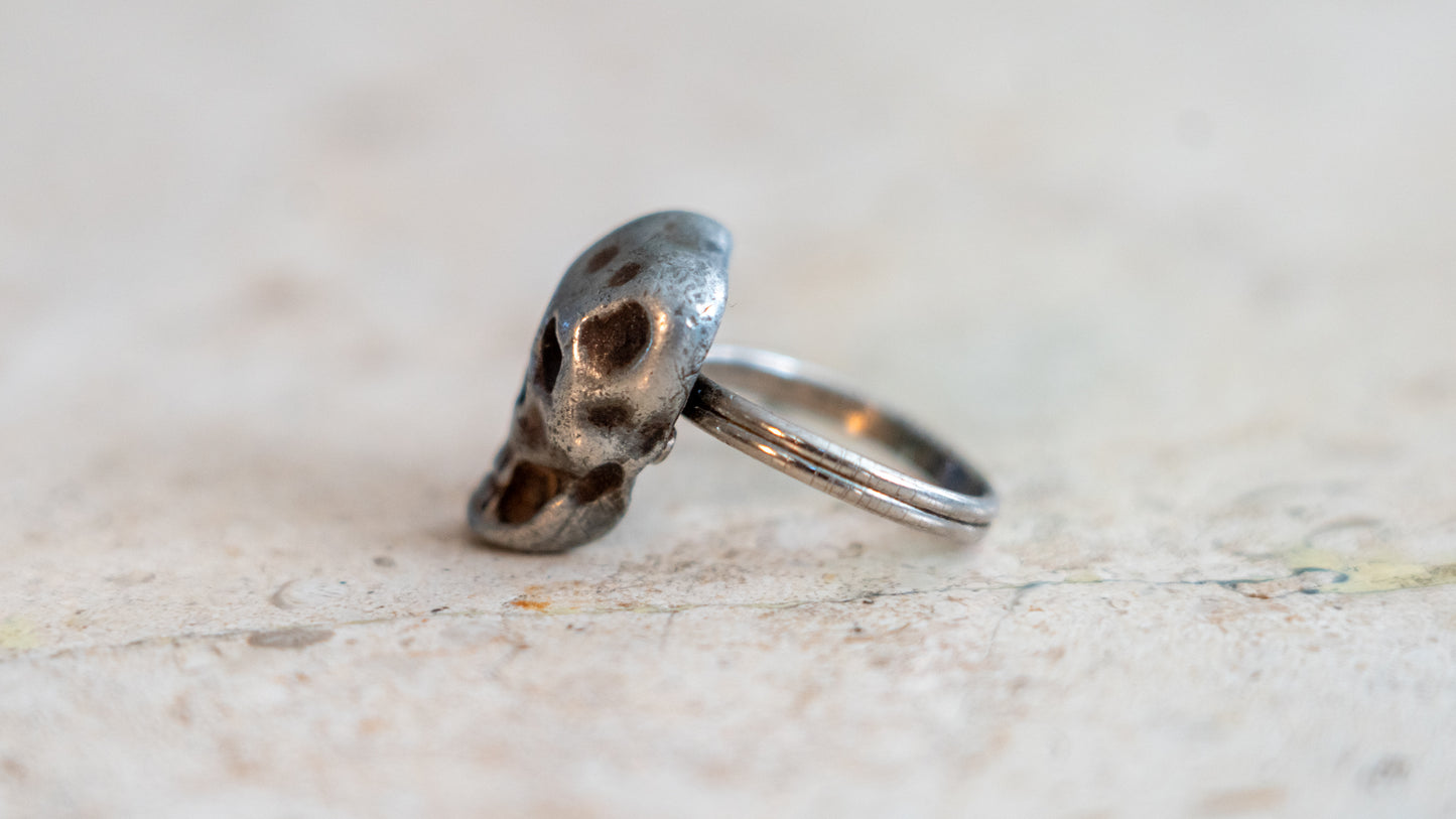 Crude Skull Mid Century Adjuatable Ring
