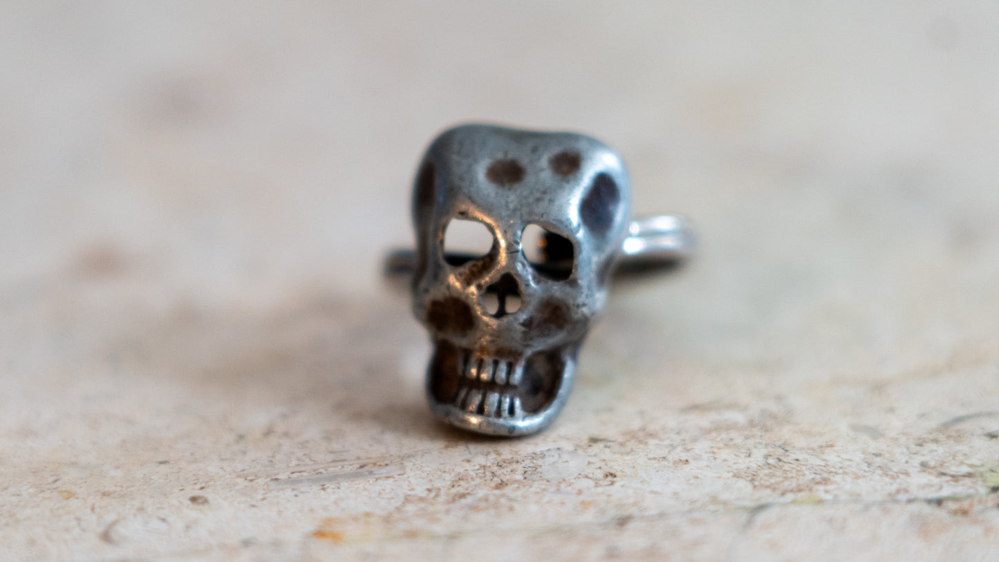 Crude Skull Mid Century Adjuatable Ring