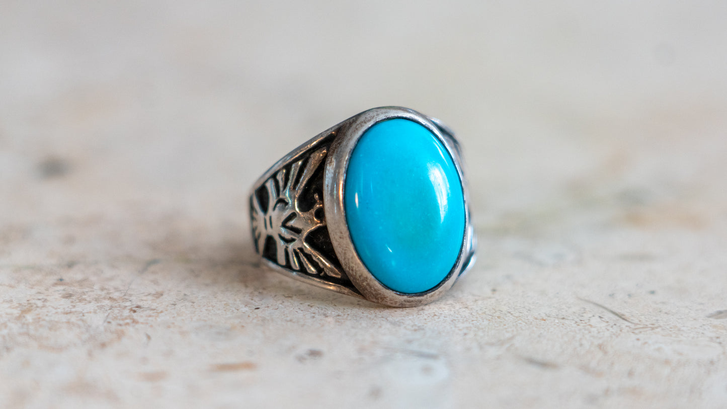 1970s Thunderbird Motif Turquoise Ring Size-10.5
