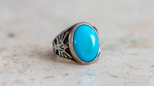 1970s Thunderbird Motif Turquoise Ring Size-10.5