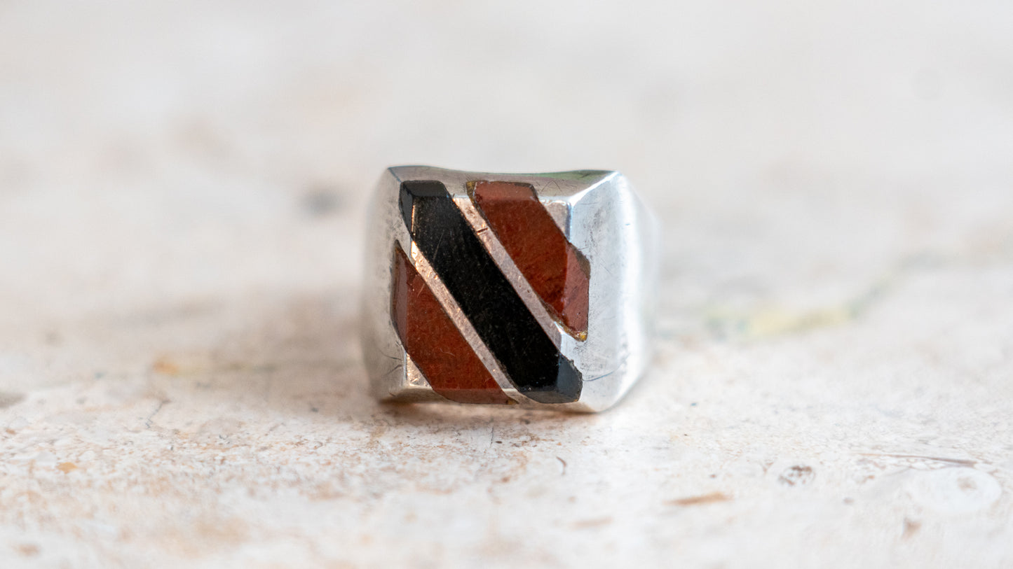 Gold Stone and Onyx 1970s Mexico Duster Ring Size-10.5