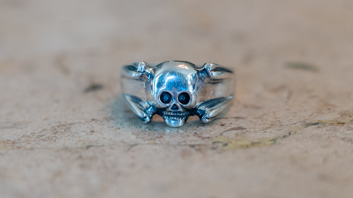 Kilroy-vtg Anniversary Skull Ring