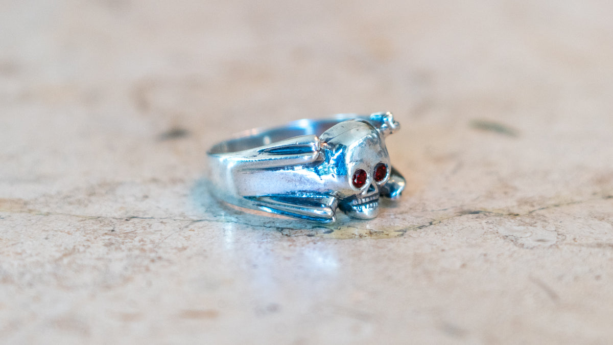 Kilroy-vtg Anniversary Skull Ring