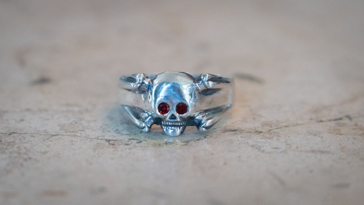 Kilroy-vtg Anniversary Skull Ring